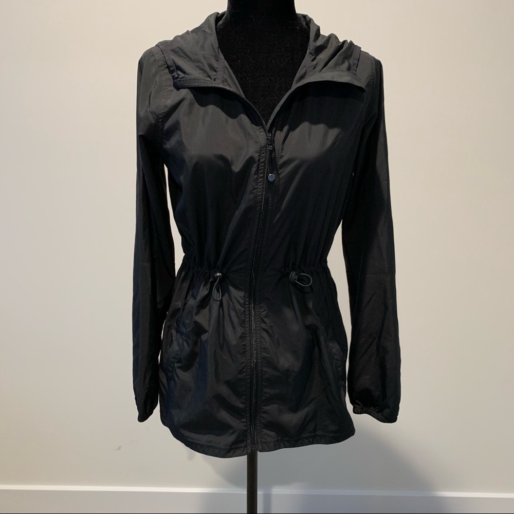 Black GAIAM anorak windbreaker jacket